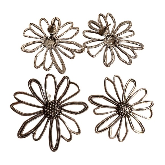 3x25* EUC Jewelry Bundle of 5. Flowered Necklace, Flower Earrings, Bracelets (3) - Picture 4 of 11